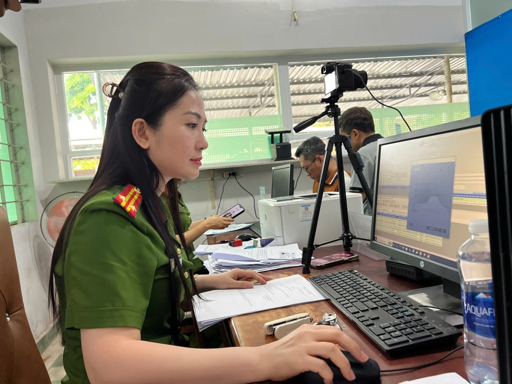 Hệ Thống Cấp Giấy Ph&eacute;p L&aacute;i Xe Sẽ T&iacute;ch Hợp Dữ Liệu Đa Ng&agrave;nh: Người D&acirc;n Hưởng Lợi G&igrave;? - Ảnh 1