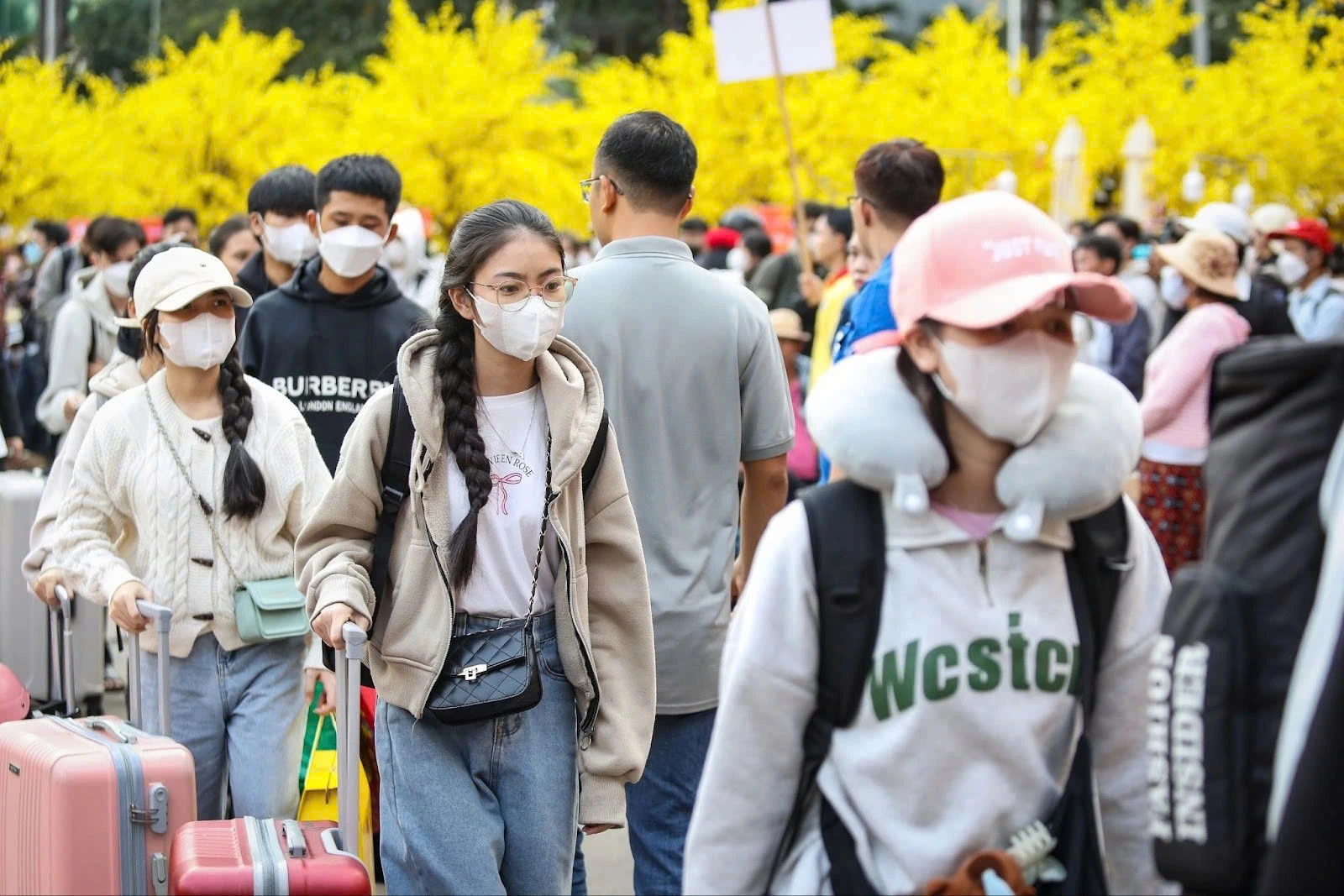 Chuyến xe m&ugrave;a xu&acirc;n hỗ trợ sinh vi&ecirc;n kh&oacute; khăn về qu&ecirc; đ&oacute;n Tết.